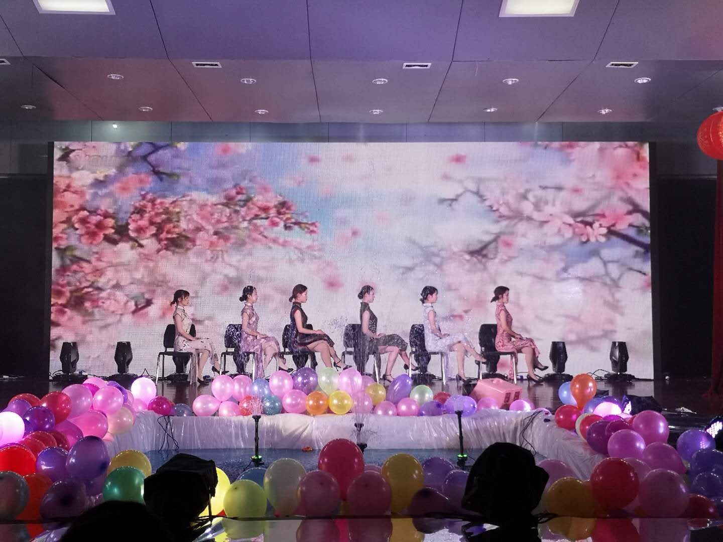 2019年经济晚会_...梦经管新篇章 经济管理系2019年元旦晚会圆满落幕(3)